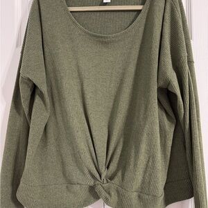 Old Navy Green Crew Neck Sweater with Relaxed Fit and Scoop Neckline